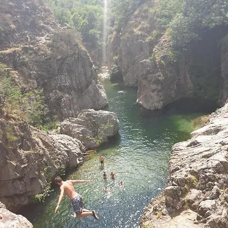 Le Verger De Jastres Κάμπινγκ *